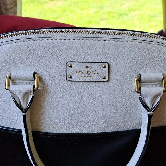 SOLD Kate Spade Soft White/ Black Pebble Leather Satchel/Crossbody EC - Picture 2 of 16